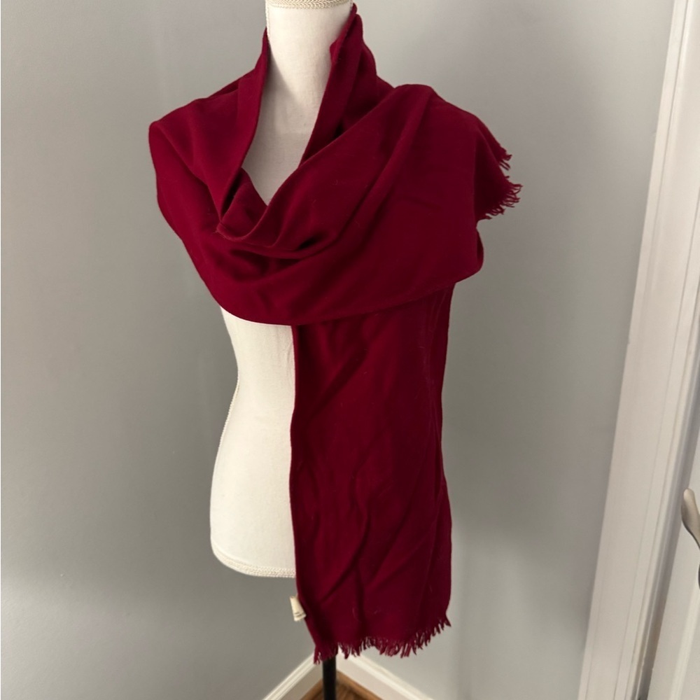 Evan-Picone Vintage Deep Red/Maroon Unisex Wool Blend Scarf. Circa 80’s